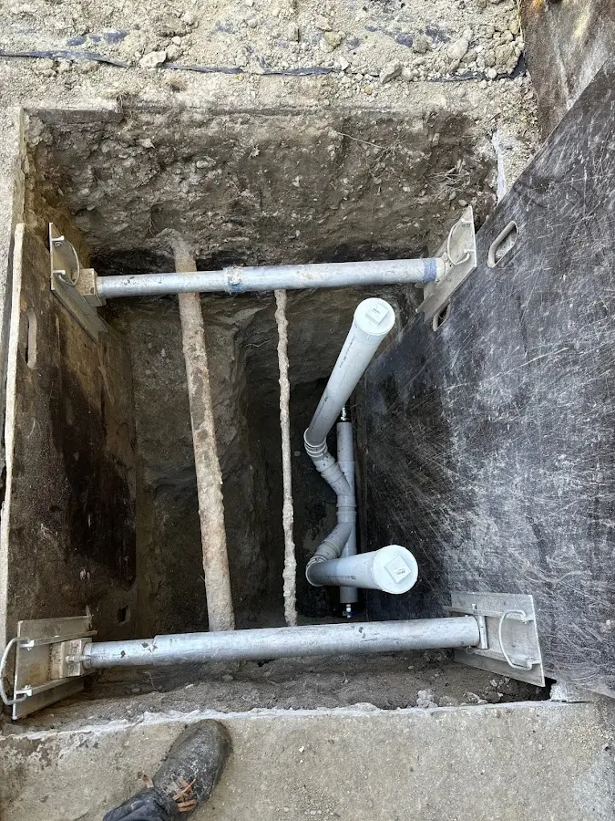 Experienced plumber completing Drain Cleaning work in Aurora